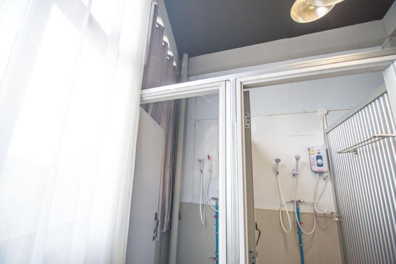 Tha Hostel Csiangmaj Kültér fotó