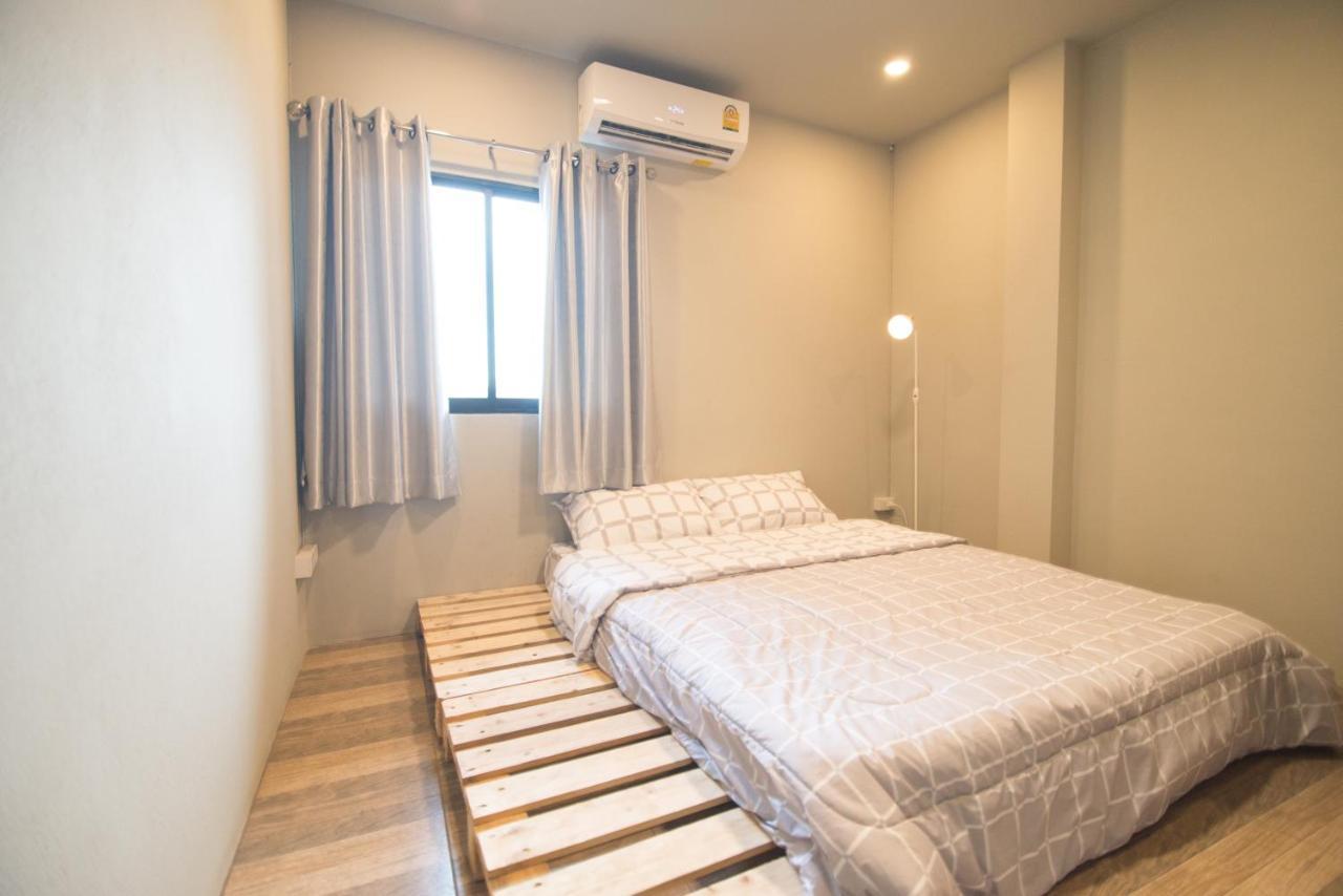 Tha Hostel Csiangmaj Kültér fotó